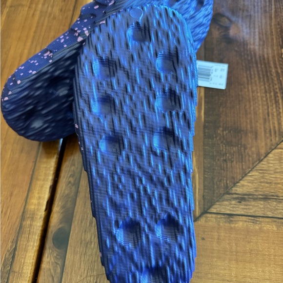 Adidas Adilette Slides in purple with Pink Accents - Picture 3 of 4